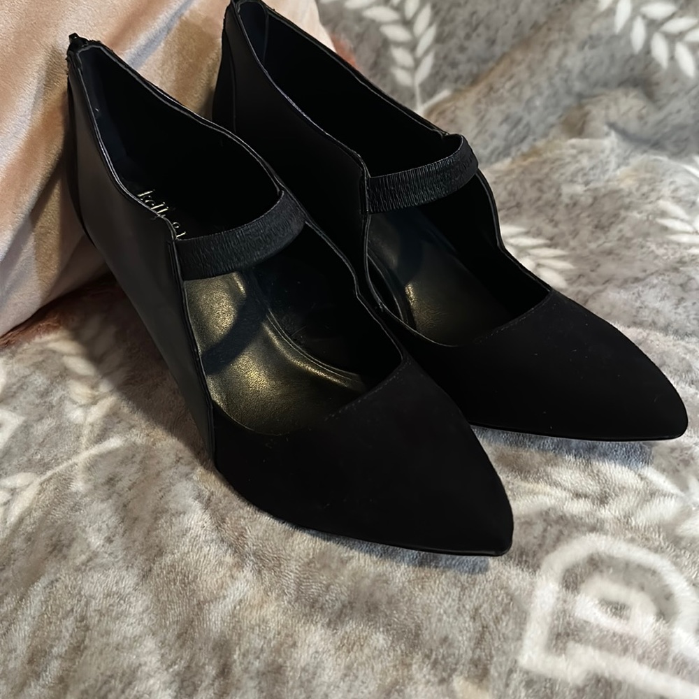Brand New Never Worn Kelly & Katie Black Pumps Size 8